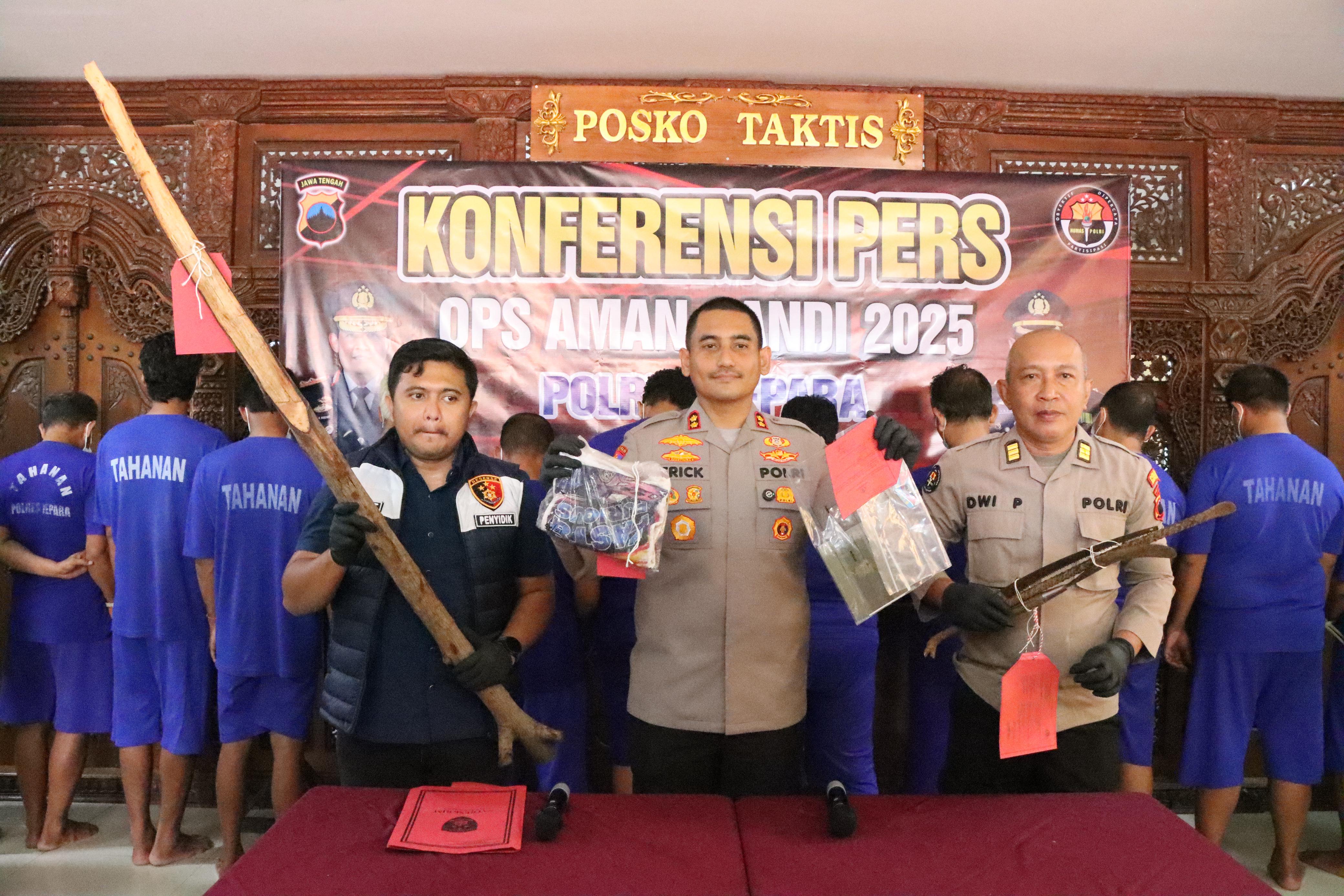  Emosi Ditegur Kencing Sembarangan, Korban Nyaris Tewas Dihajar Empat Jagoan Pasar Apung Jepara