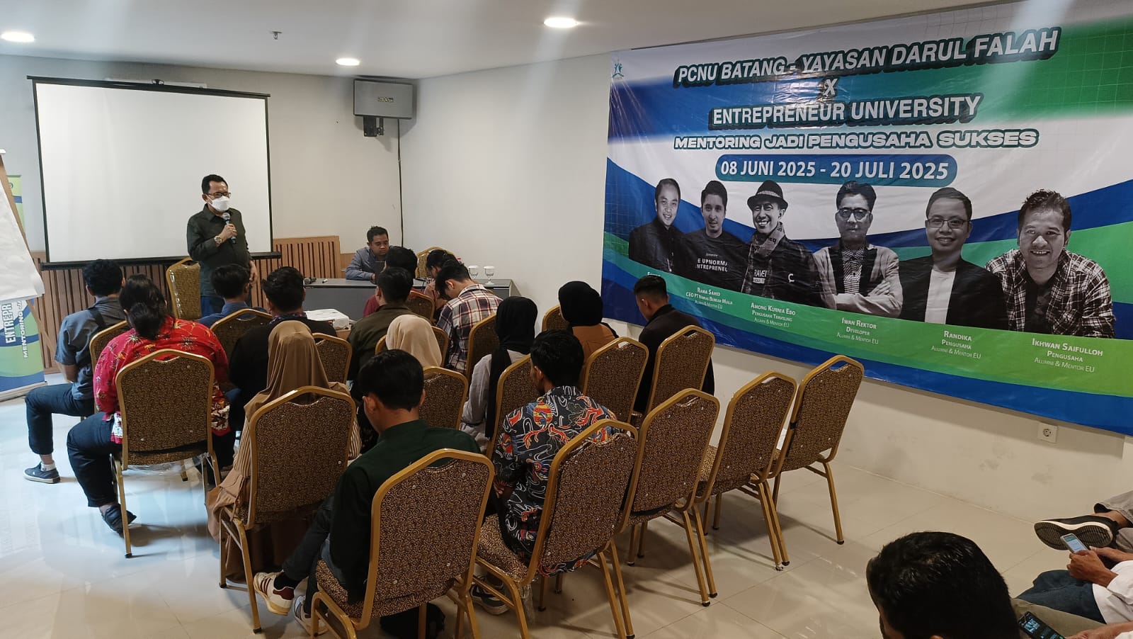 Anak Muda Batang Diajak Jadi Bos, PCNU dan Yayasan Darul Falah Datangkan Pendiri Primagama