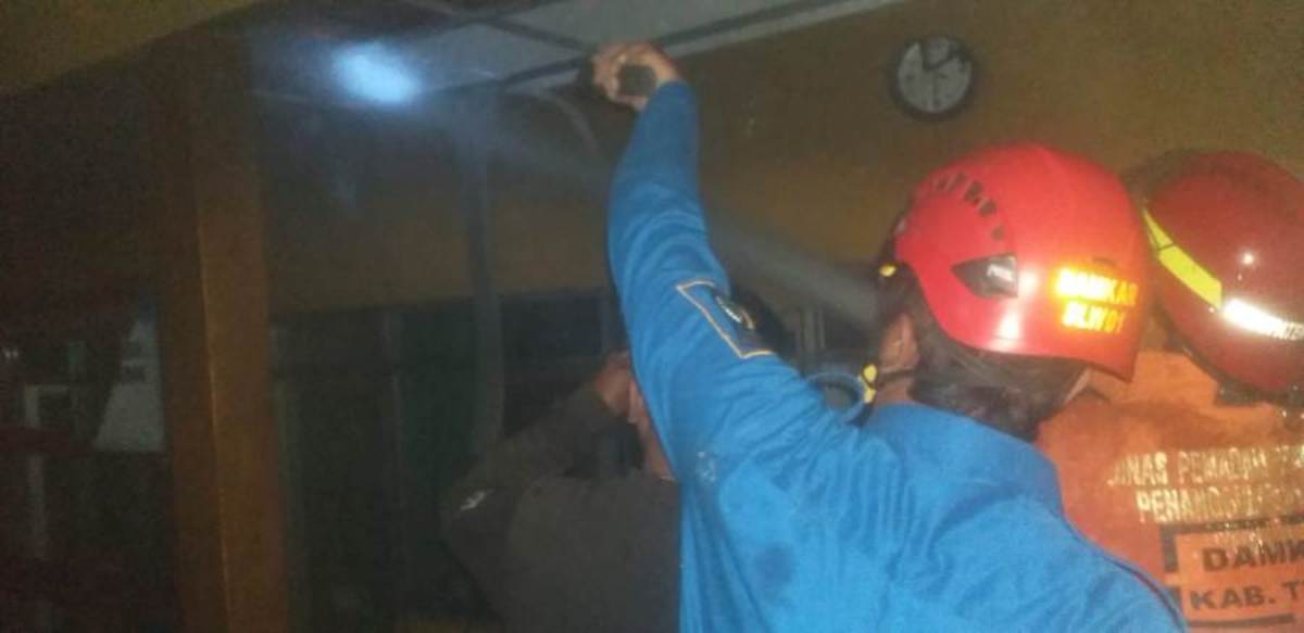 Balai Desa Lumingser Tegal Kebakaran, Ruang Kades Hangus