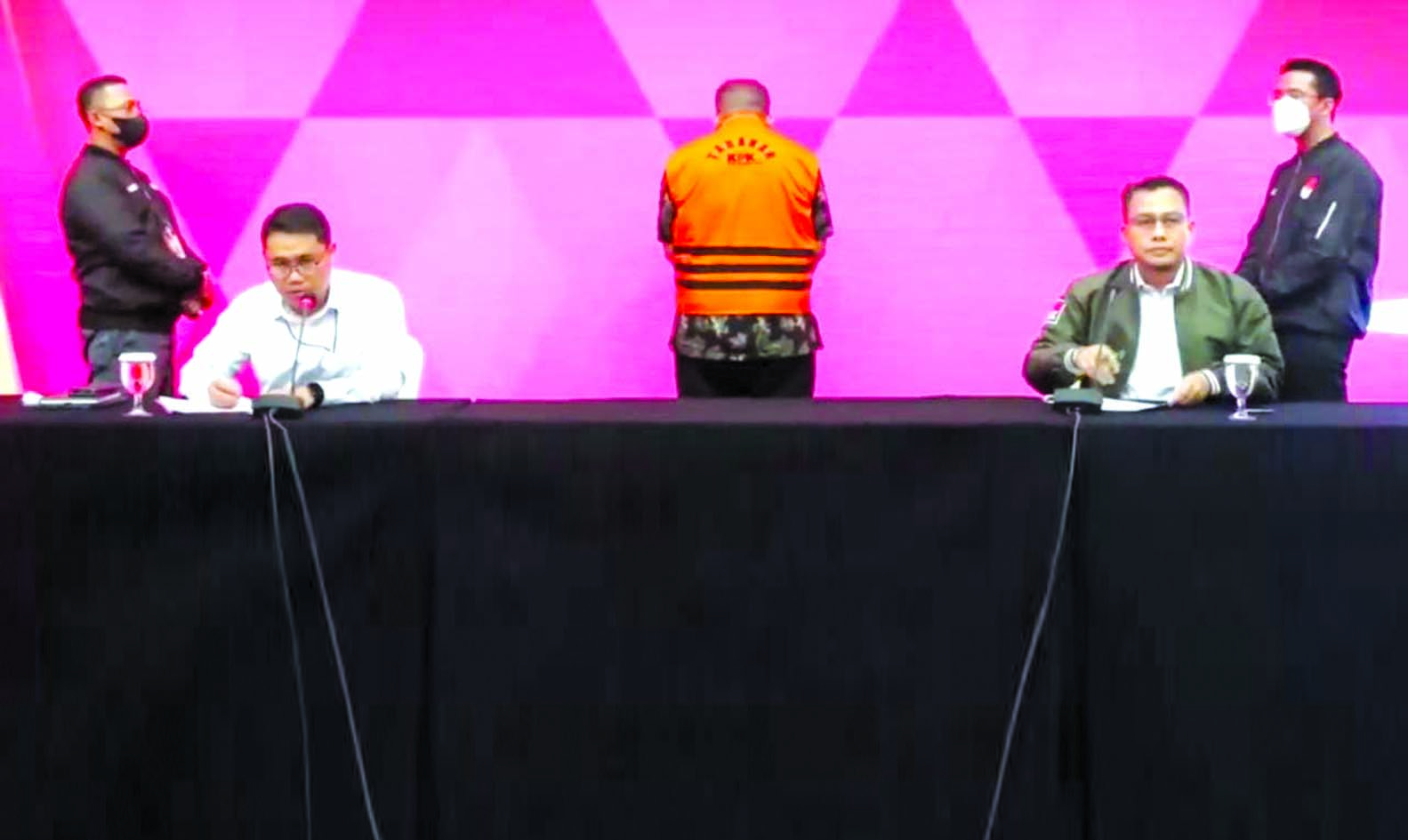 Diduga Beli Jabatan Rp100 Juta, Sekretaris DPRD Kabupaten Pemalang  Ditahan  KPK