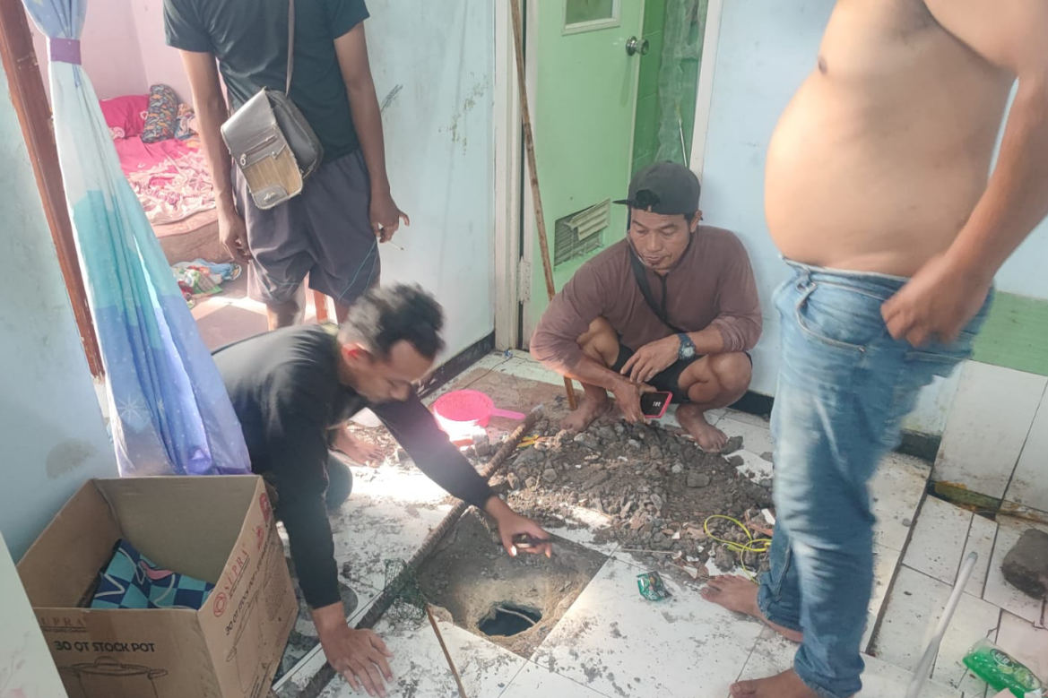 Polisi Bongkar Sabu di Septiktank, Pasangan Kekasih di Banyumanik Ditangkap
