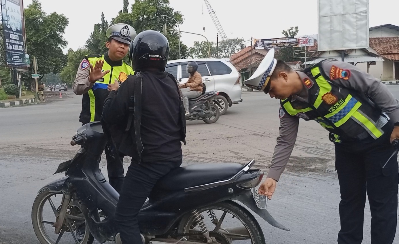 Polres Tegal Berikan Teguran Simpatik Saat Siyanma Pagi