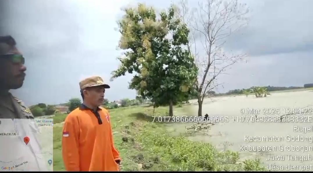 Camat Dempet Cek Sungai Lusi dan Titik Rawan Banjir