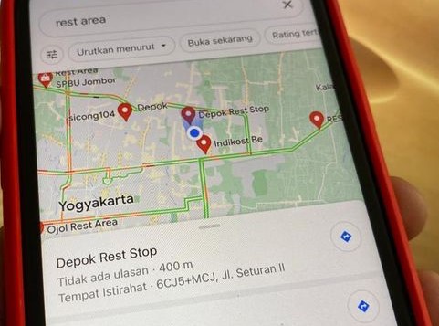 Cara Menemukan Tempat Istirahat di Jalan Menggunakan Ponsel