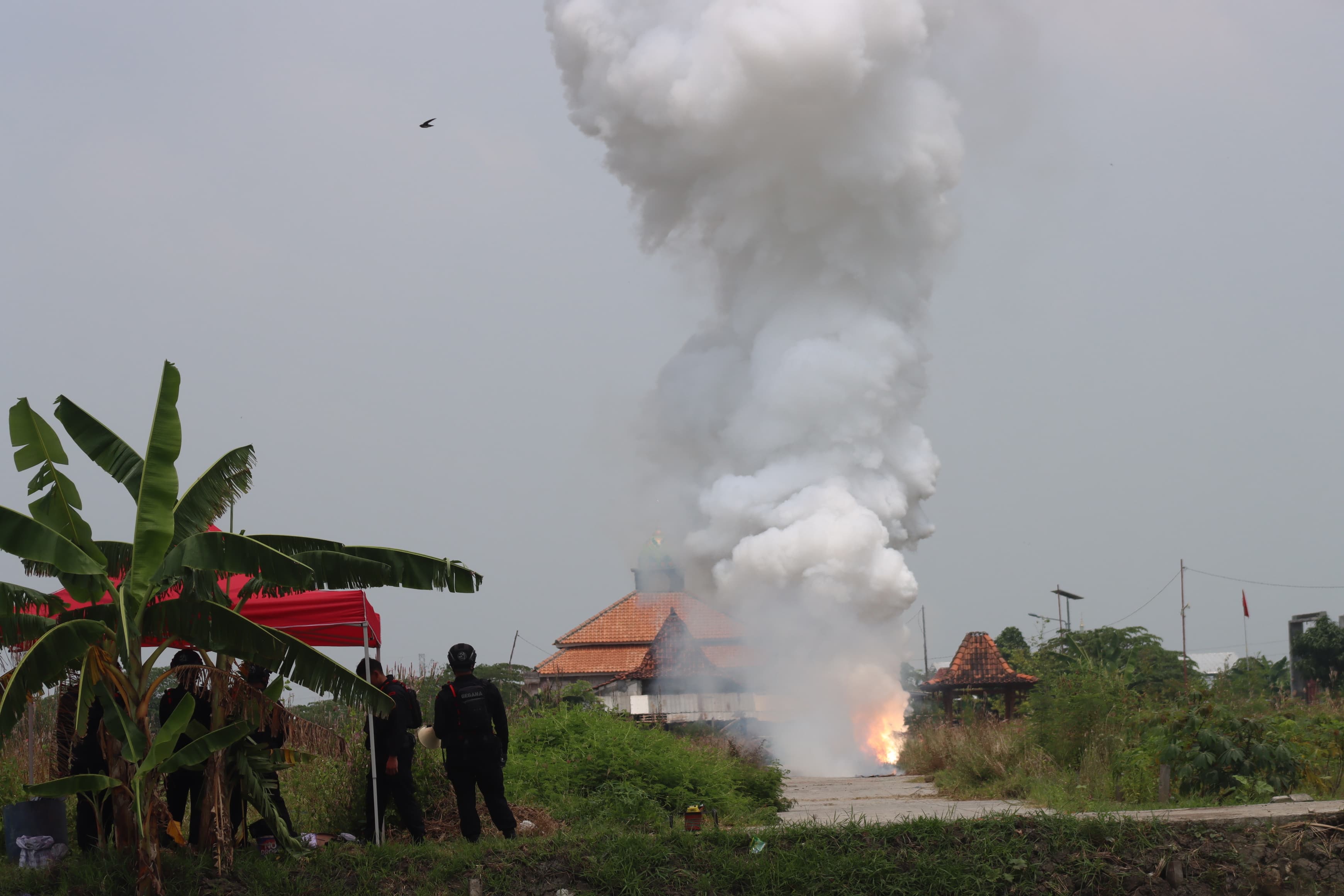 Satreskrim Polres Demak Sita 32 Kg Obat Mercon