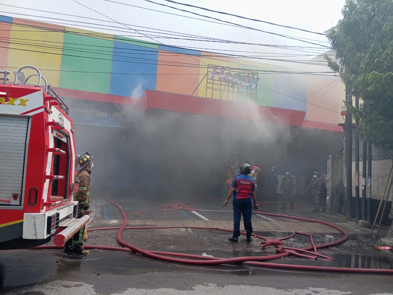 Kepulan Asap Kepung Karaoke Happy Song Kota Tegal 