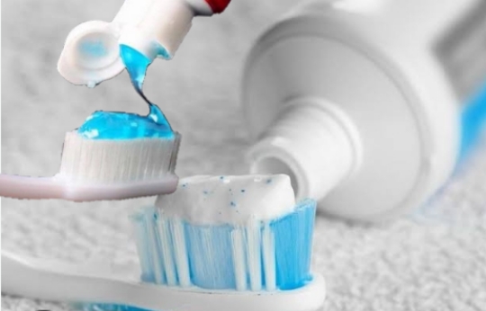 Siapa Bilang Hanya 7? Ada 14 Manfaat Odol Dalam Kehidupan Anda Selain Untuk Menggosok Gigi