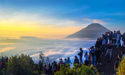 5 Daftar Gunung Terindah di Wonosobo yang Wajib Dikunjungi