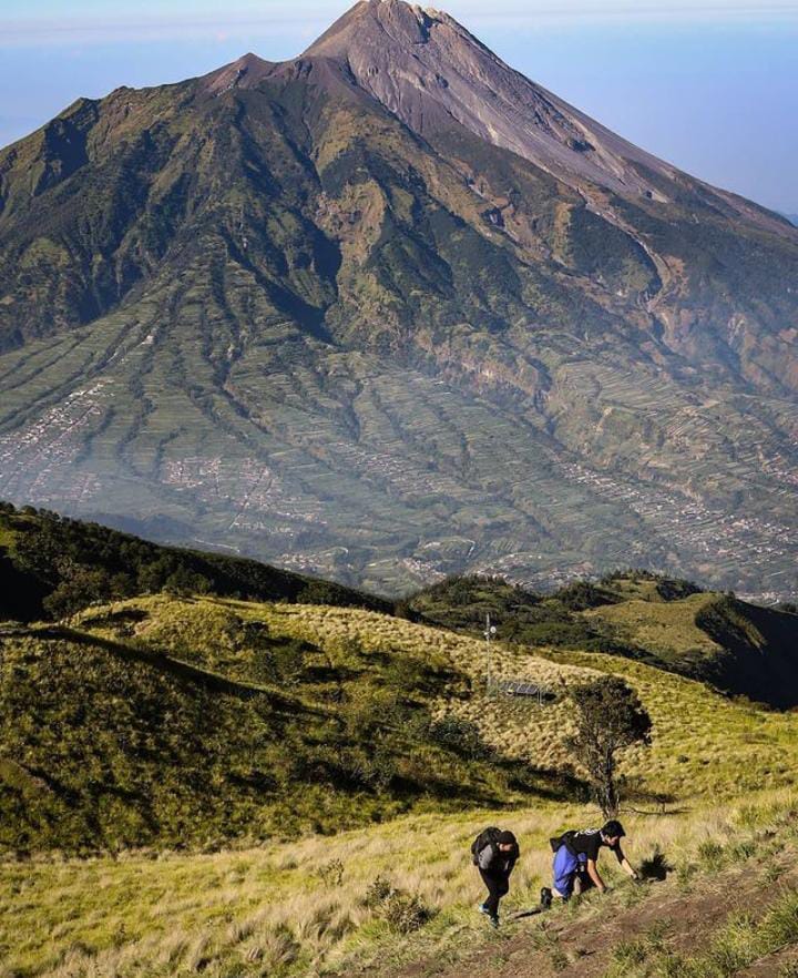 5 Gunung yang Masih Aktif di Jawa Tengah, Nomor 1 Berstatus Waspada!