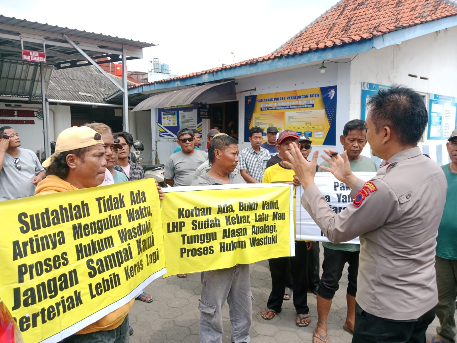 Warga Wuled Pekalongan Tagih Janji Penanganan Dugaan Pungli PTSL Kades, Wakapolres: Tunggu Hasil Audit