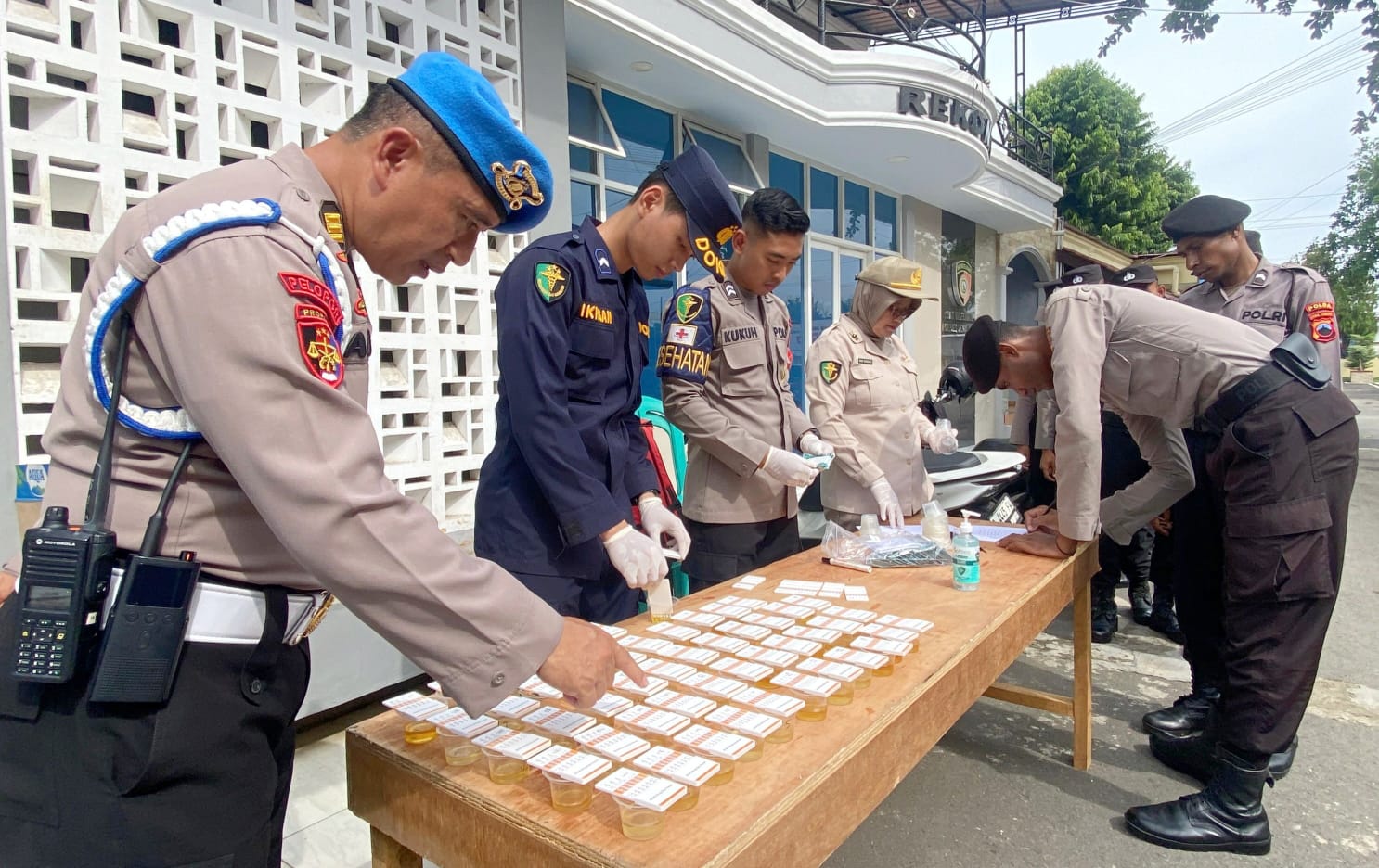 Ratusan Personel Polres Pemalang Jalani Tes Urine