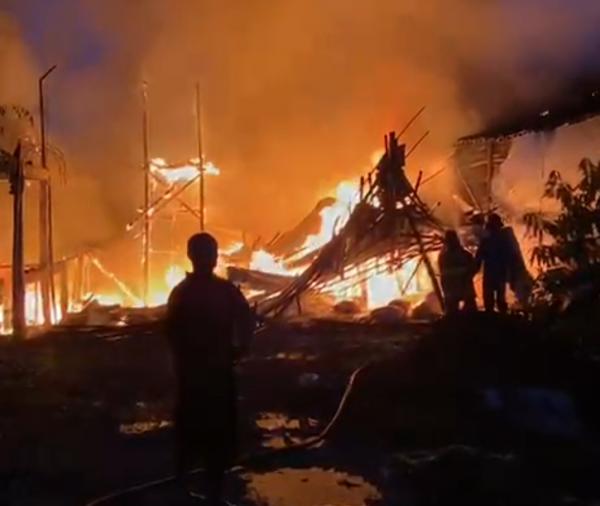 Kandang Berisi 45.000 Ayam di Brati Terbakar, Kerugian Capai Rp 2,5 Miliar