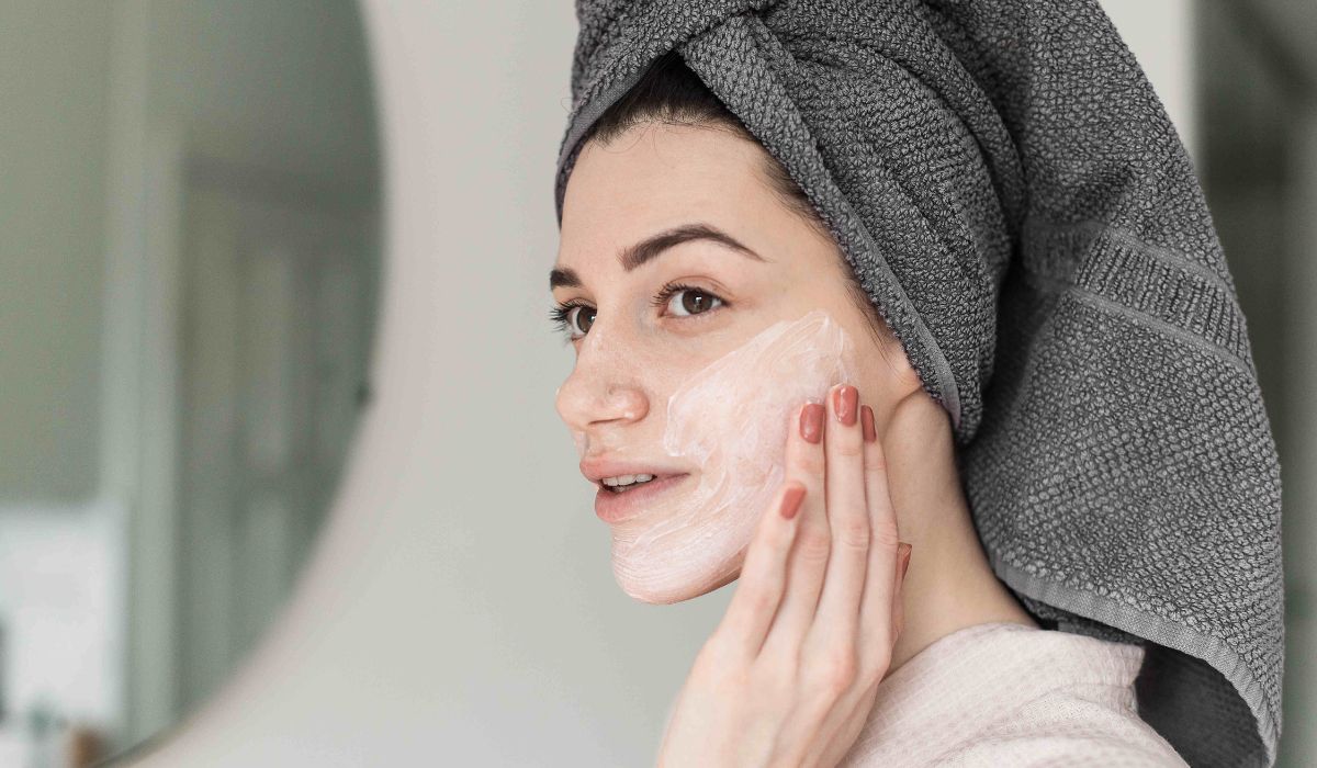 Rahasia Cantik Menawan dengan Masker Air Mawar, Begini Cara Membuatnya