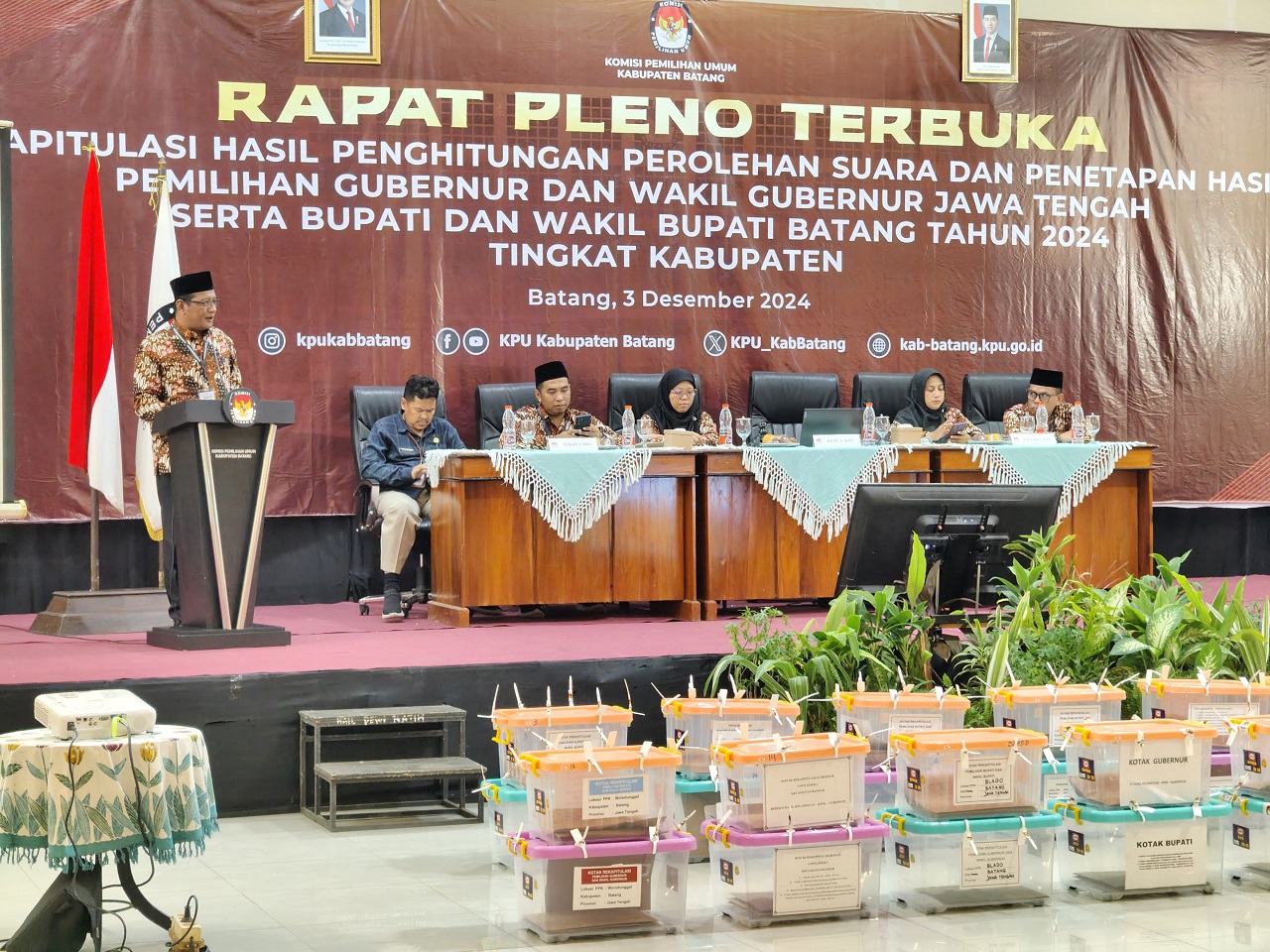 KPU Batang Gelar Rekapitulasi Pilkada 2024 Tingkat Kabupaten, Hasilnya?