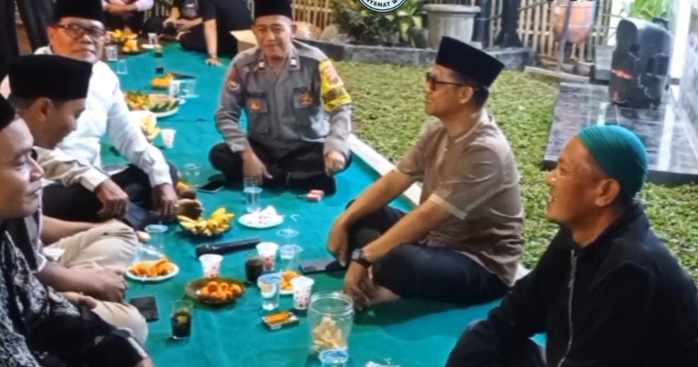 Warga Kalinyamat Wetan Kota Tegal Bangun Pos Satkamling Representatif Secara Swadaya 