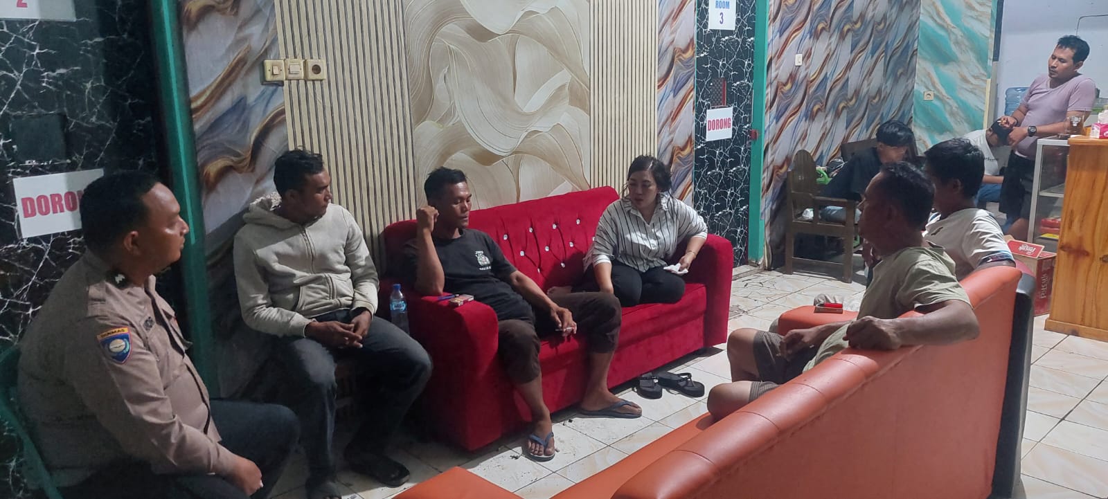Salah Paham Gara-gara Sound System, Warga Geruduk Cafe Bulan di Batang  