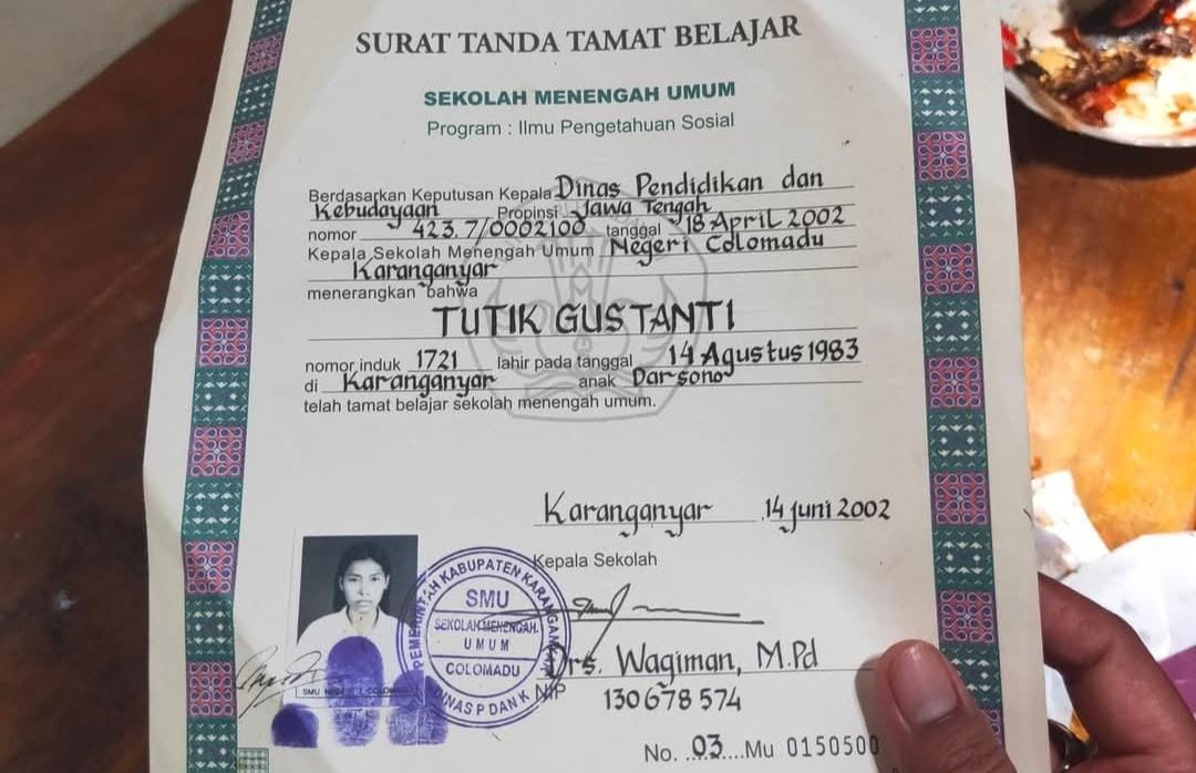 Viral! Ijazah Sekolah Jadi Bungkus Lele Bakar, Warganet Prihatin