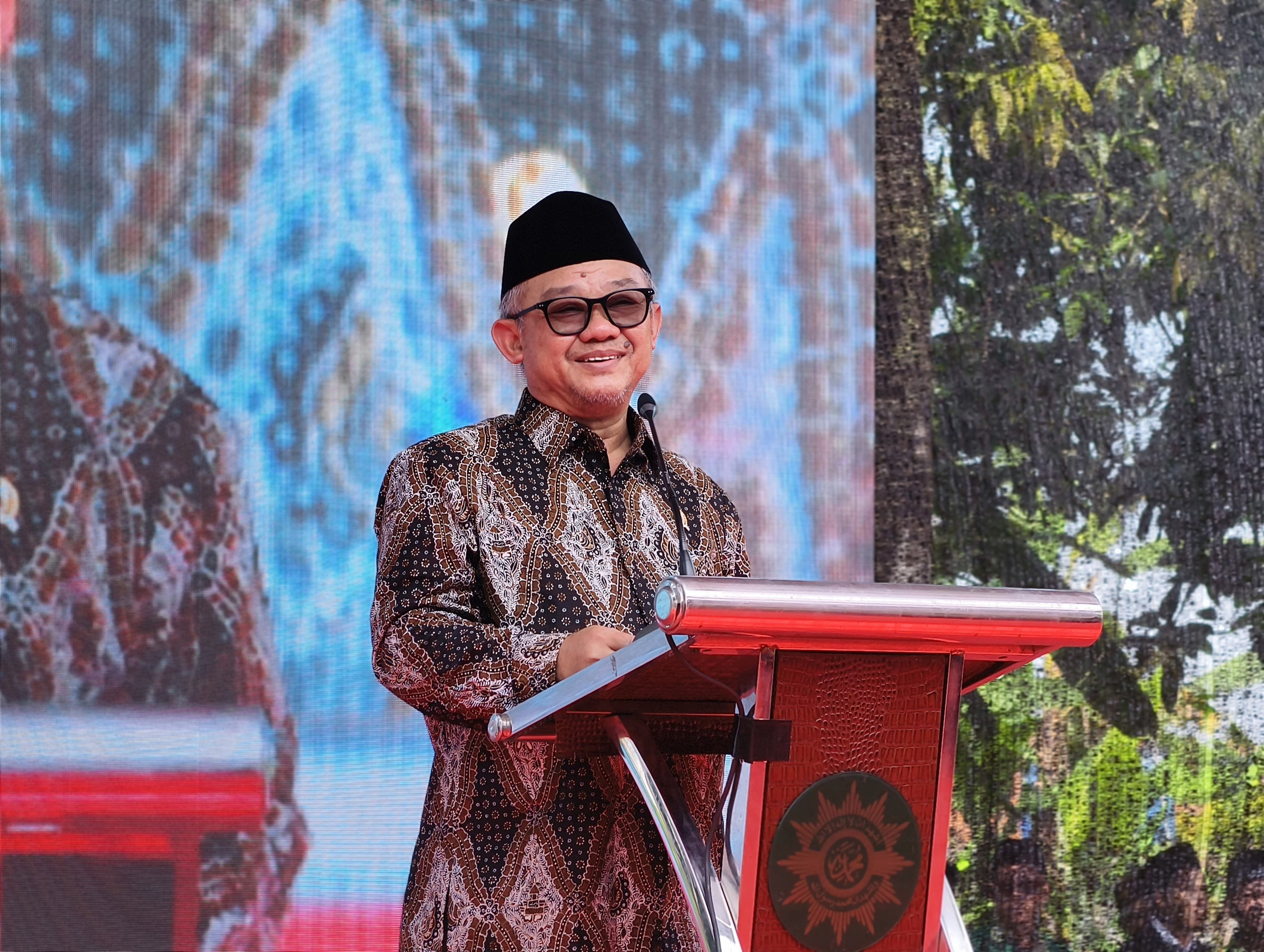 Menteri Dikdasmen Tegaskan WFH Bukan untuk Guru