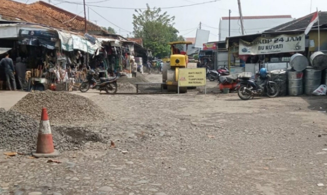 Perbaikan Jalan Pasar Comal Kabupaten Pemalang Mulai Dikerjakan
