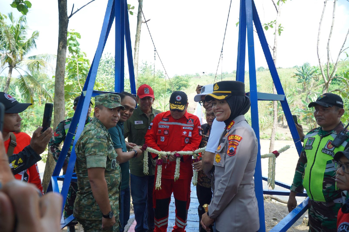 Pegadaian Resmikan Jembatan Gantung Kalikurmo Salatiga, Warga Antusias Akses Lebih Cepat dan Aman
