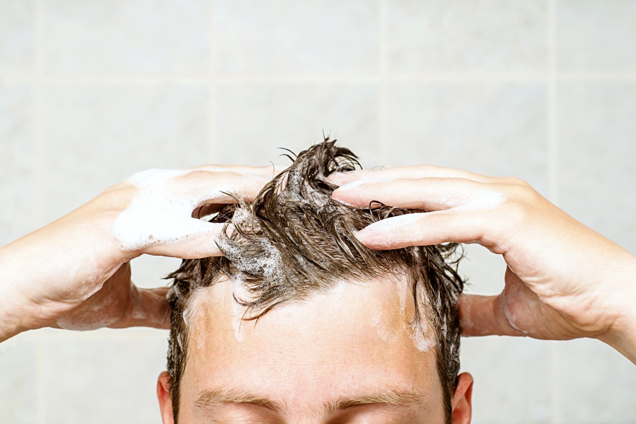 5 Cara Sederhana Merawat Rambut Sehat dan Berkilau, Salah Satunya Jangan Keseringan Pakai Aksesoris 