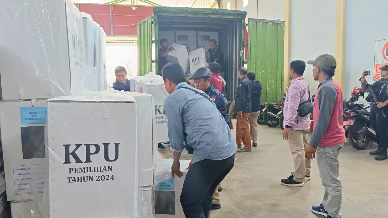 Armada Sempat Konslet, KPU Batang Pastikan Distribusi Logistik Pilkada 2024 Terlangsung Lancar