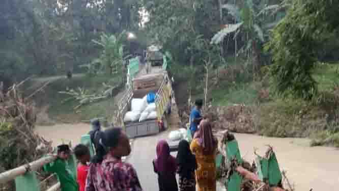 Jembatan Desa Hampir Putus, Ini Harapan Kades Setempat ke Pemkab Grobogan