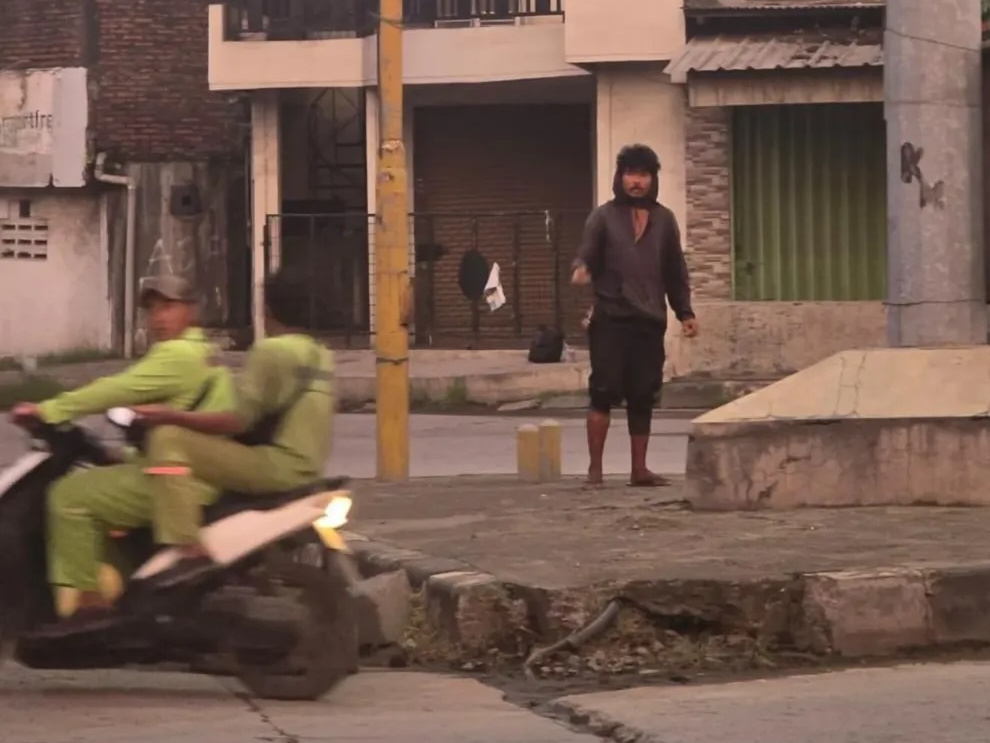 Viral ODGJ Lempar Batu Pecahkan Kaca Mobil di Semarang, Satpol PP Lakukan Penyisiran