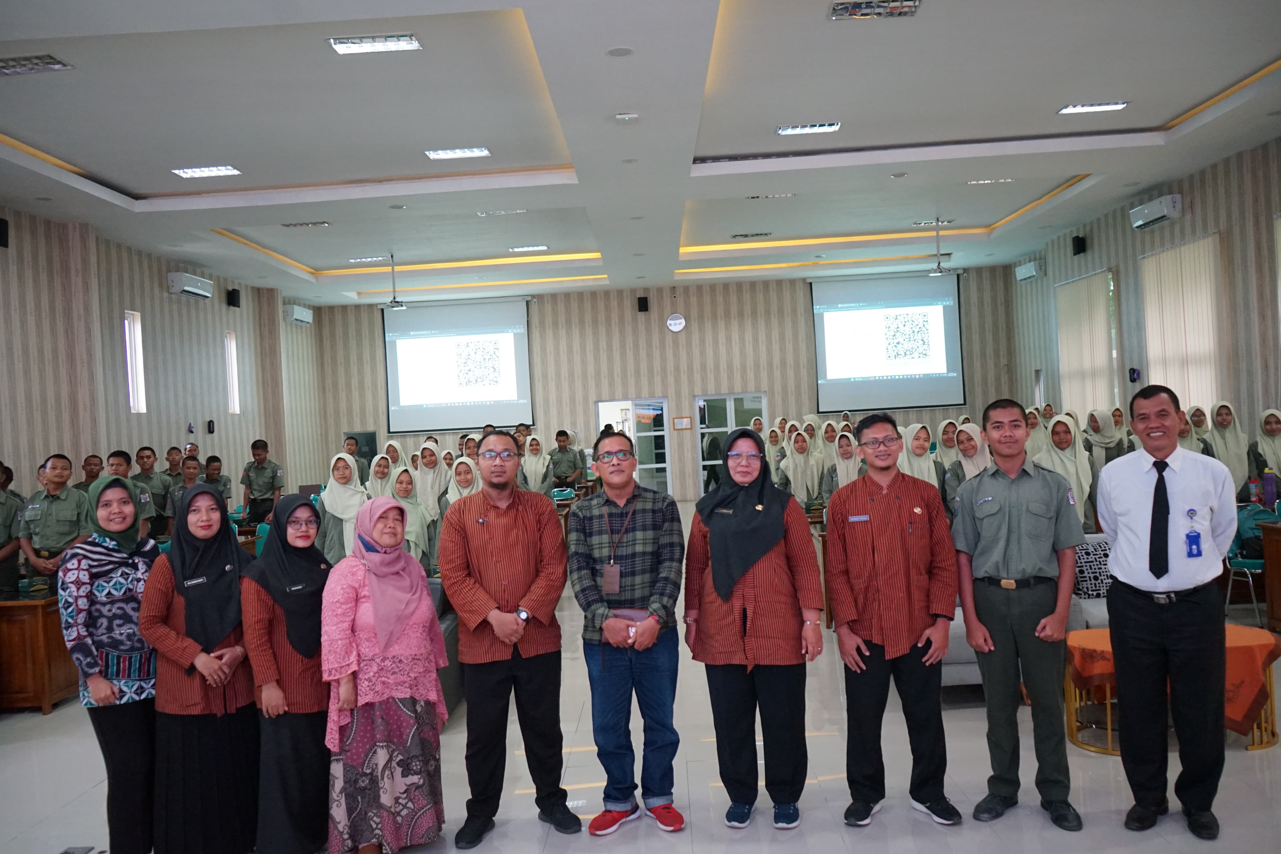 SMKN 1 Adiwerna Kabupaten Tegal Adakan Workshop Jurnalistik dan Media Sosial