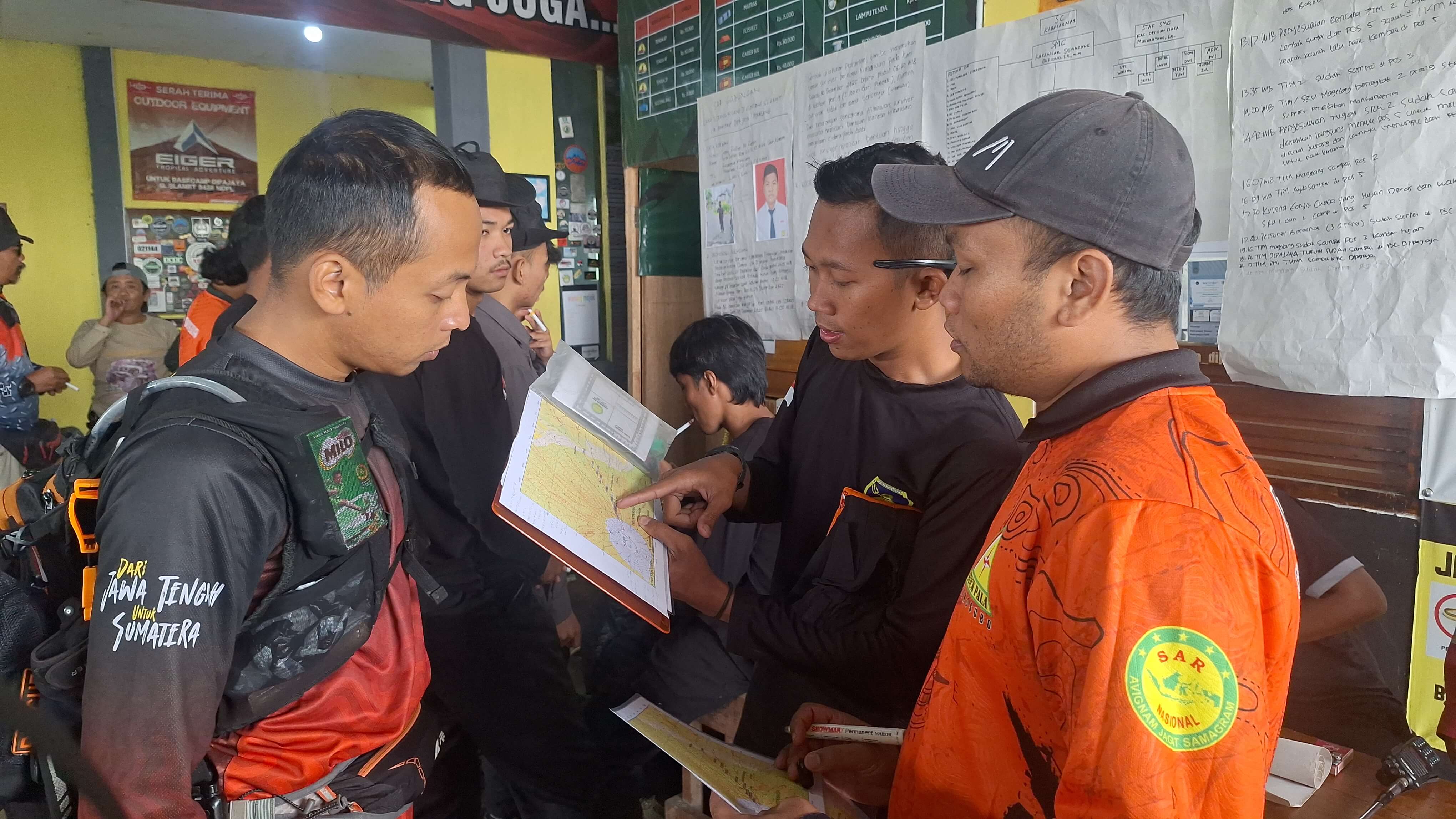 Basarnas Temukan Titik Koordinat Ponsel Pendaki yang Hilang di Gunung Slamet