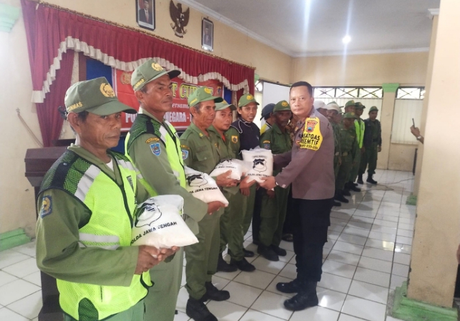 Jumat Curhat Datangi  Kecamatan Jatinegara Kabupaten Tegal 