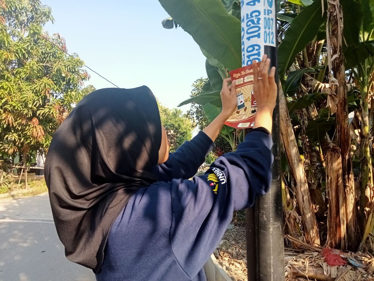 Marak Rokok Ilegal, Mahasiswa Unnes Pasang Poster di Fasum