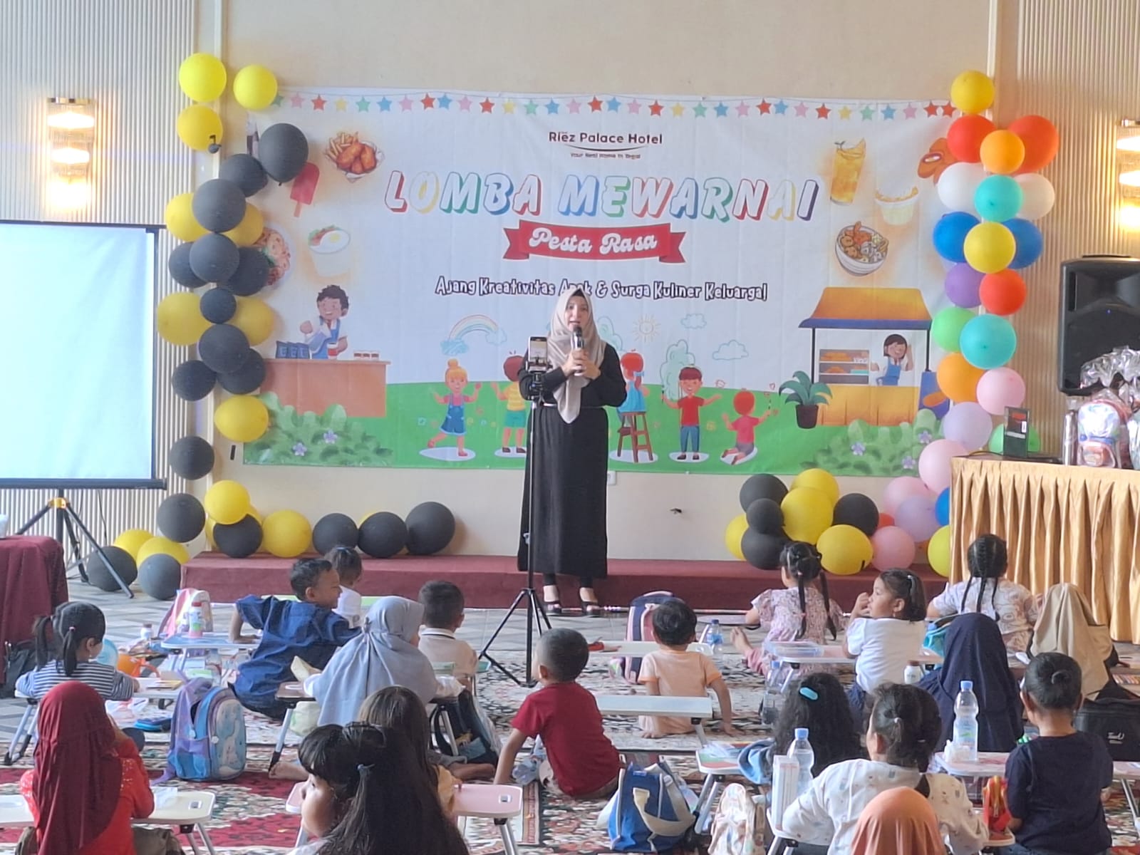Libur Sekolah, 100 Anak Ikut Lomba Mewarnai di Riez Palace Hotel Tegal 