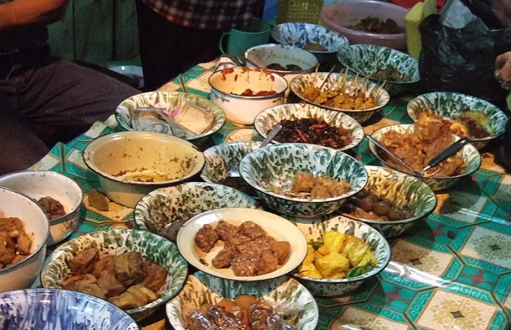  10 Tempat Wisata Kuliner di Cirebon yang Terkenal Enak dan Murah, Apa Saja?