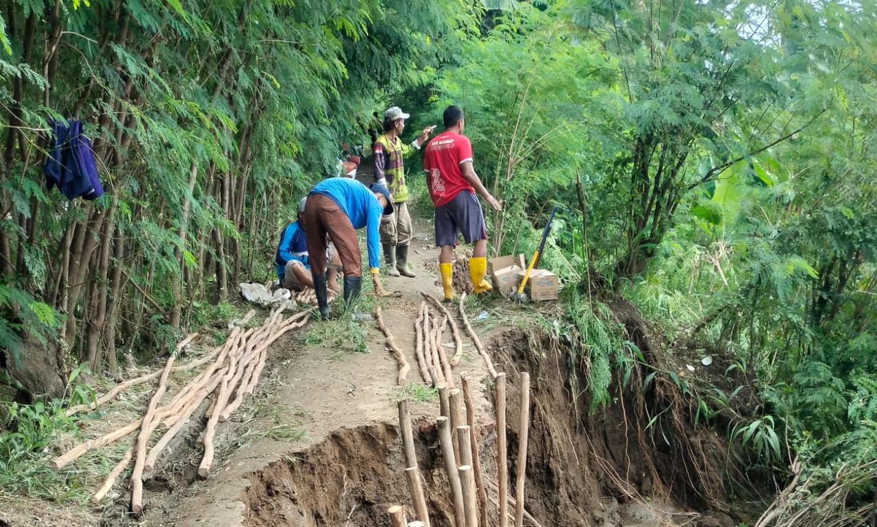 Tanggul Sungai Gung Nyaris Jebol, Empat Desa di Tegal Terancam Diterjang Banjir