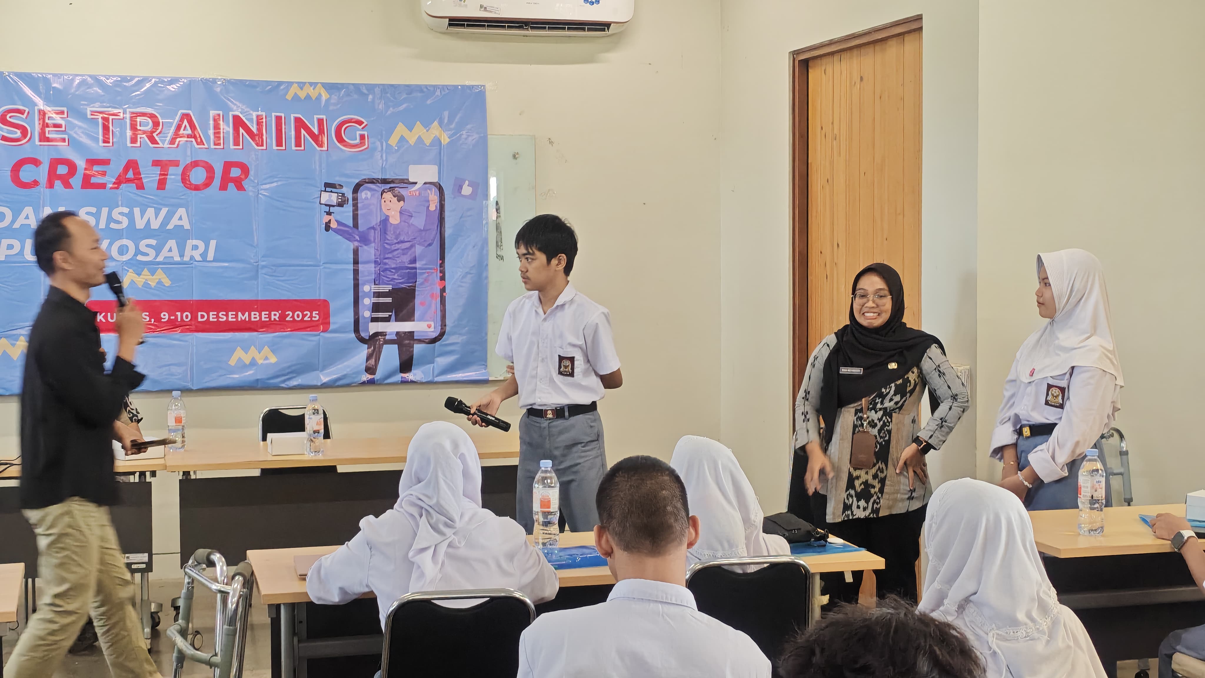 In House Training, Asah Bakat Istimewa Pelajar SLB Negeri Purwosari Jadi Konten Kreator