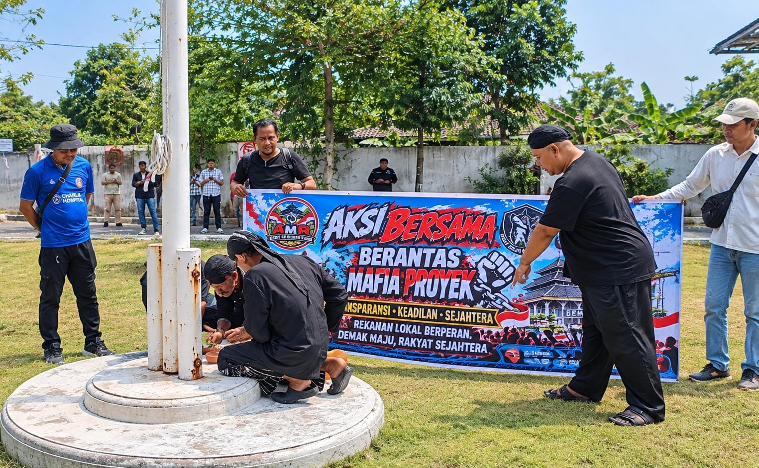 Bawa Banner Berantas Mafia Proyek, ASMAK Desak Dinputaru Demak Buka-bukaan