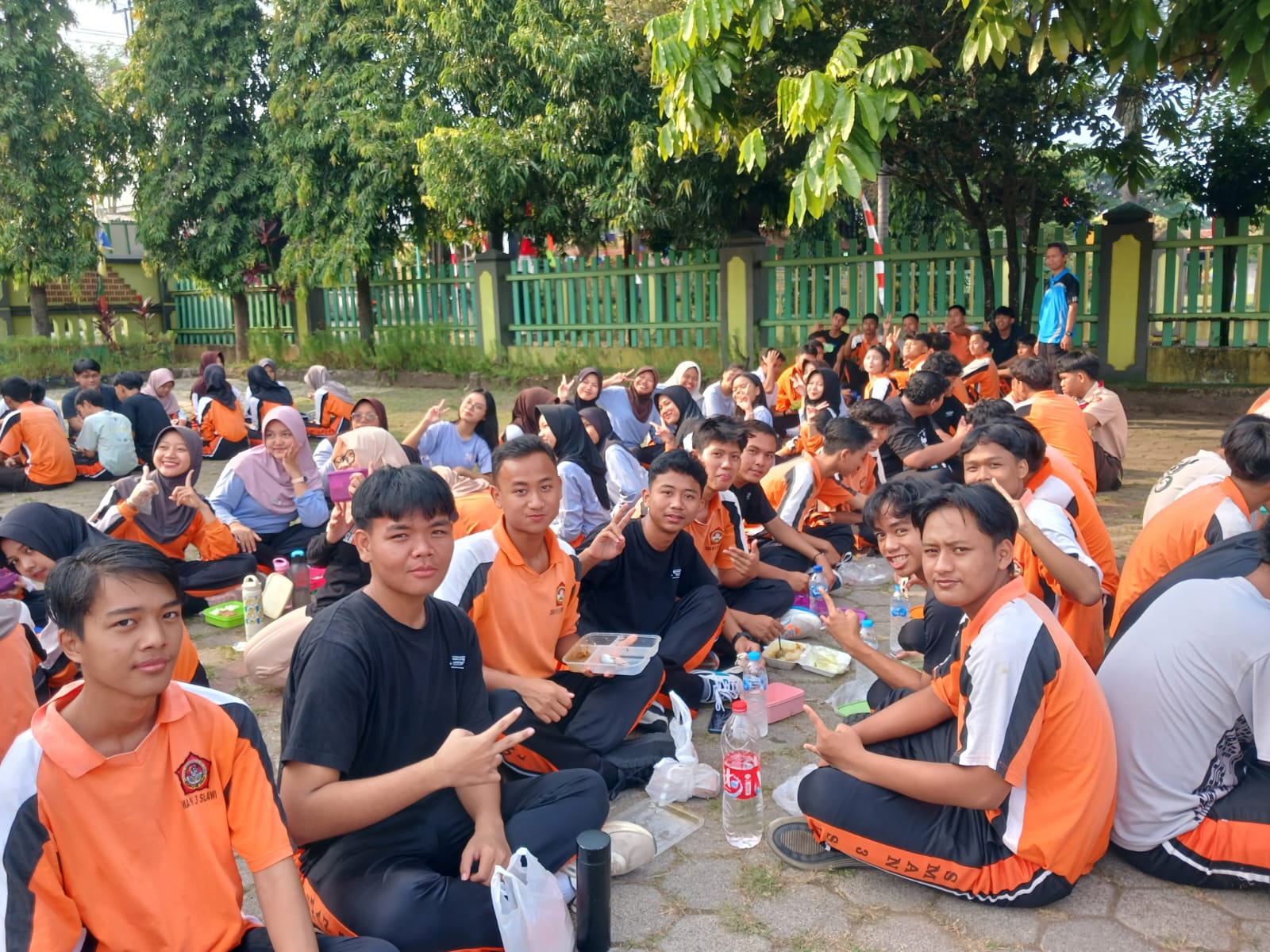 Gandeng SMA 3 Slawi, Gelar Aksi Bergizi