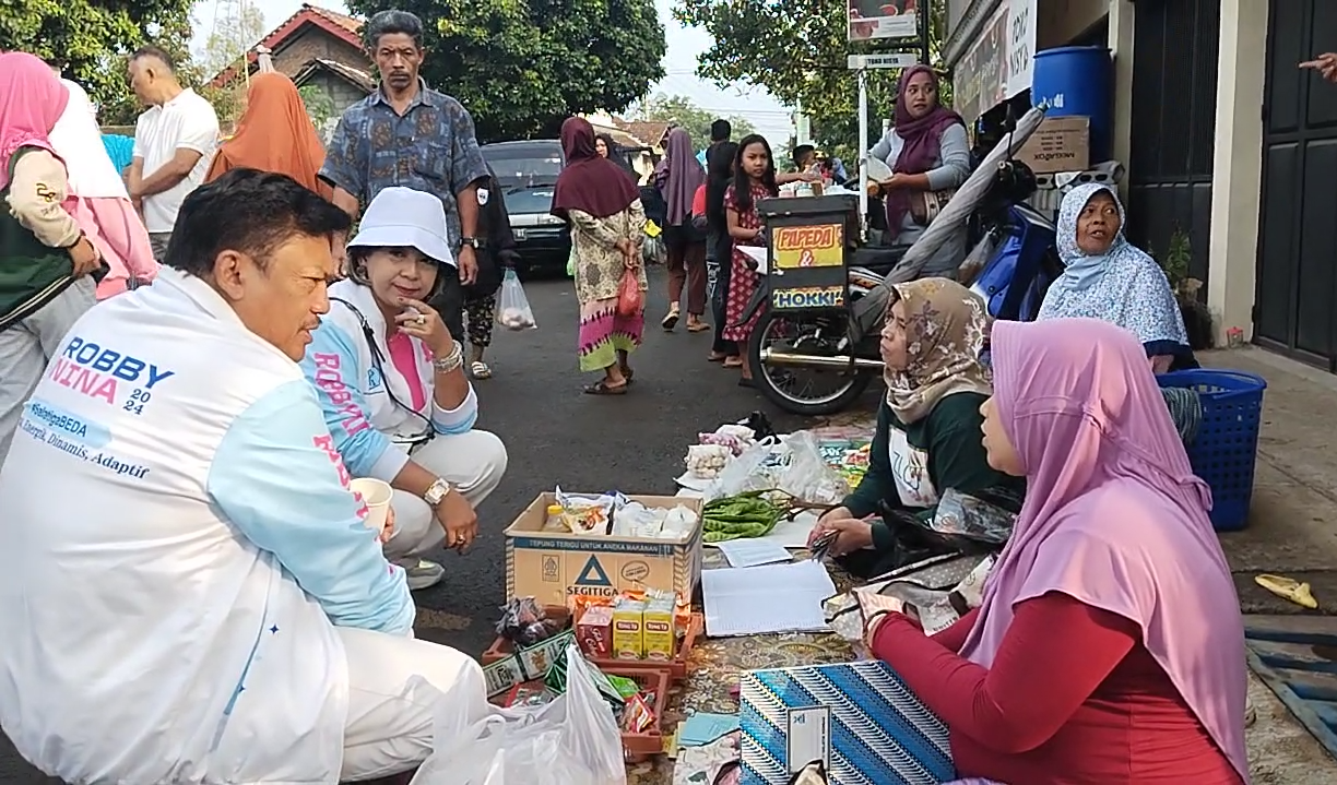 Banjir Aspirasi, Calon Wali Kota Salatiga dr Robby Hernawan Dicurhati Pedagang Tiban Ngronggo Kumpulrejo