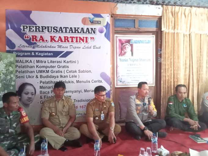 Nyalakan Semangat Pegiat Literasi, Kapolres Jepara Adakan Kunjungan Istimewa di Perpustakaan RA Kartini