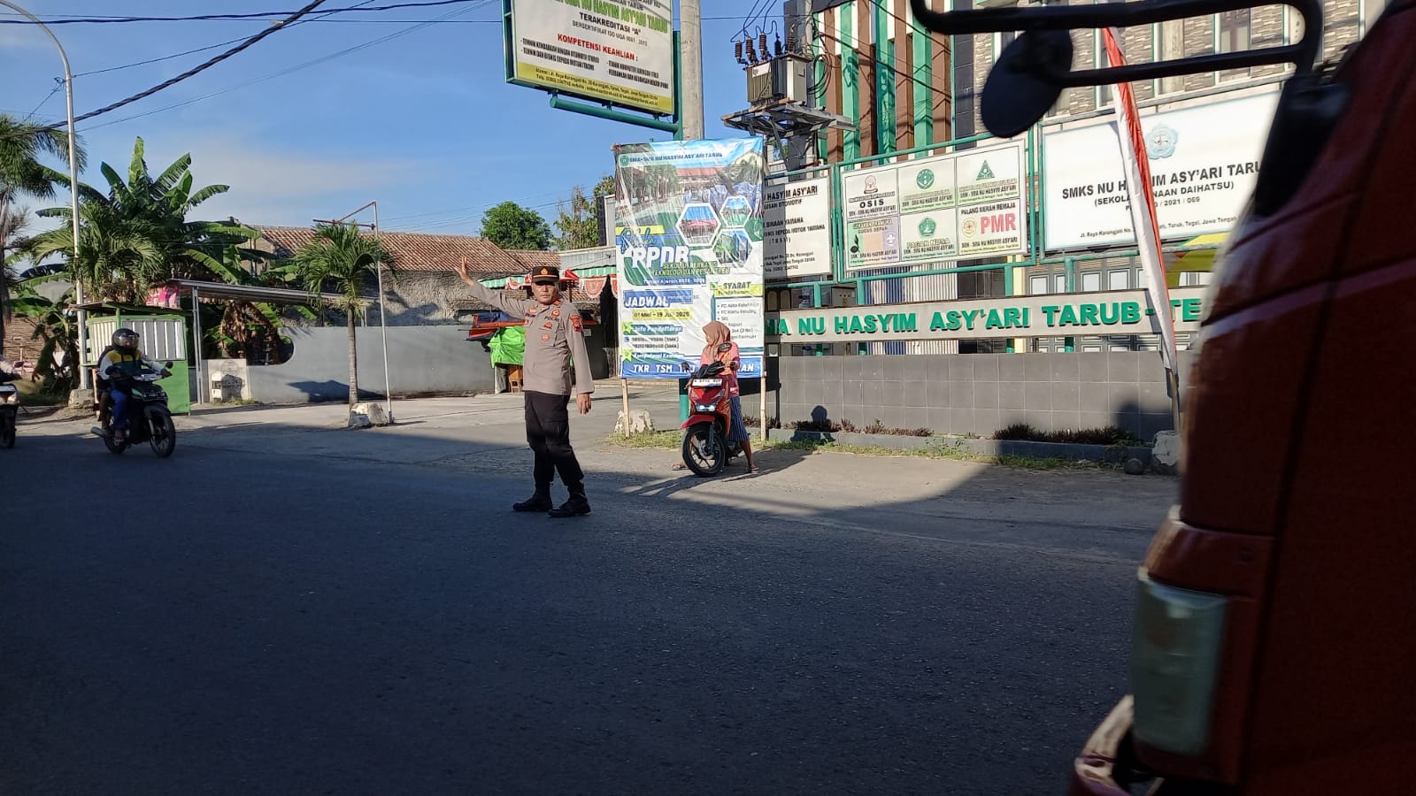 Gelar Layanan Pagi,  Bukti Kehadiran Polri