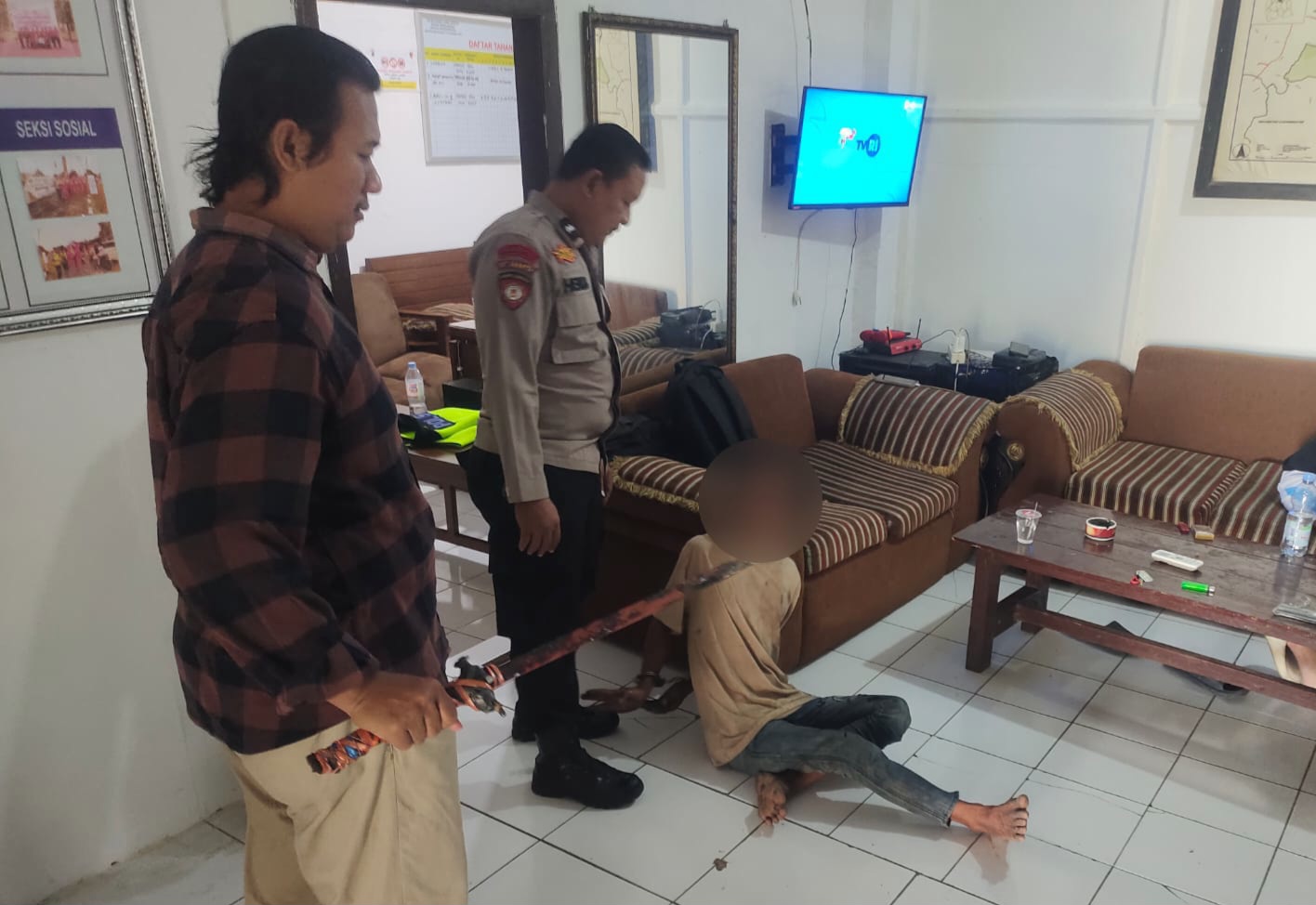 ODGJ Bawa Senjata Tajam di Wonopringgo Pekalongan Resahkan Warga