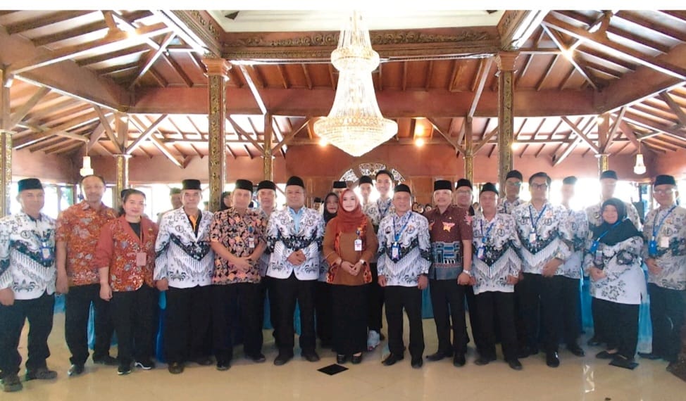 Wujudkan Guru Hebat, PGRI Kota Tegal Gelar Konferensi Kerja Kota Pertama