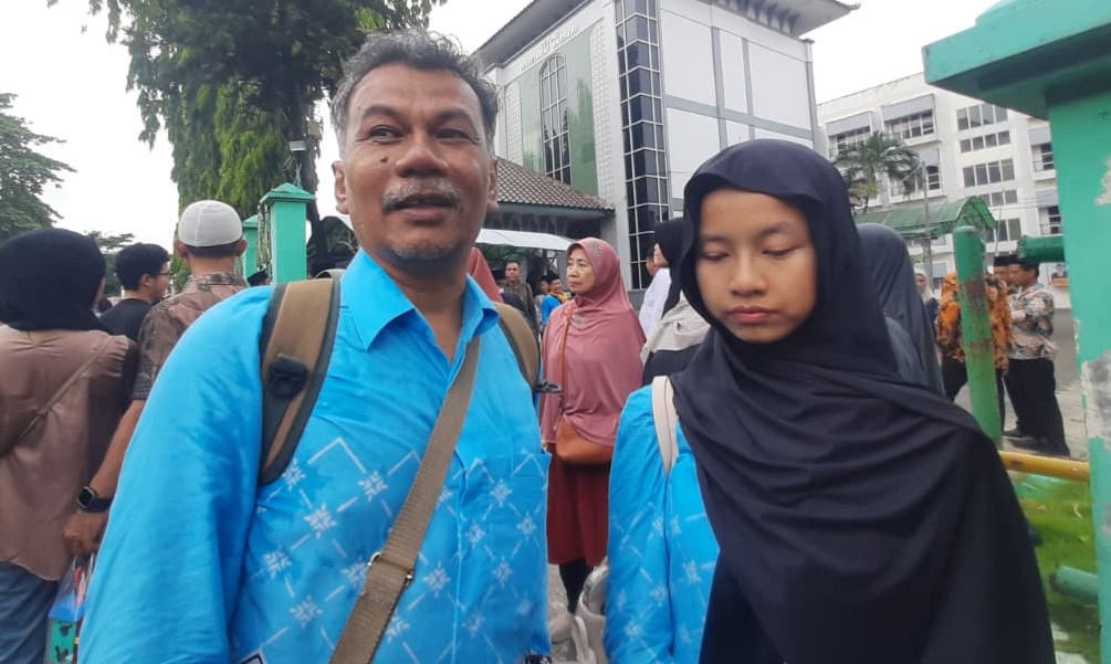 Sakura Wakili Ibu ke Tanah Suci, Kisah Jemaah Termuda Semarang Bikin Haru
