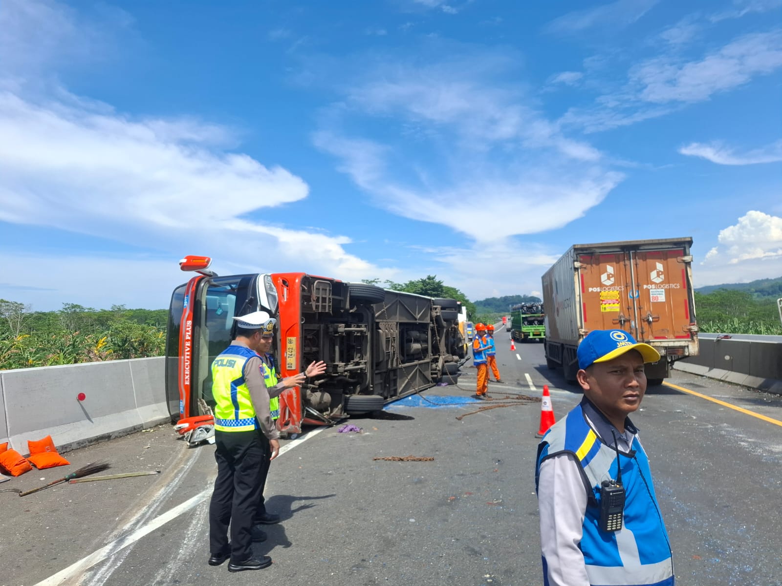 Lagi, Bus PO Rosalia Indah Kecelakaan di Tol Batang-Semarang, 3 Korban Luka Ringan