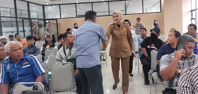 Plh Wali Kota Salatiga Nina Agustin  Tekankan Pembatasan Usia Angkutan Umum Bukan Membatasi Usaha