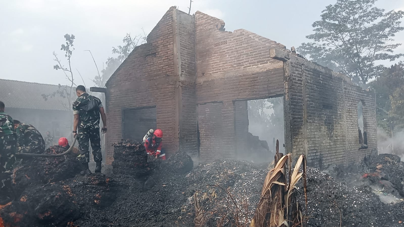 Gudang Limbah Plastik dan Satu Rumah Hangus Terbakar di Boyolali