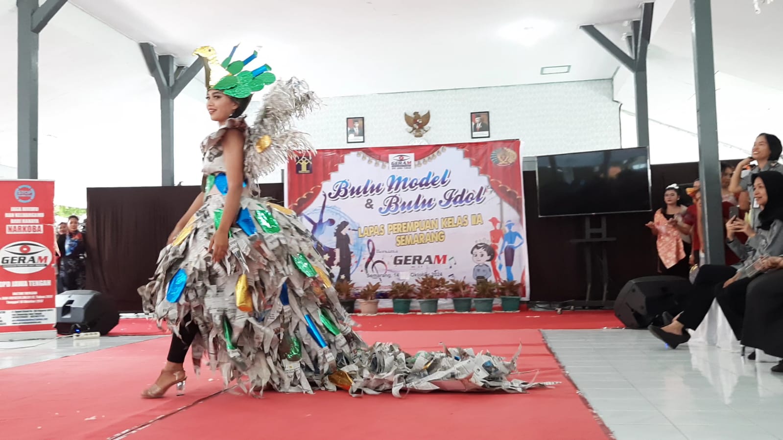 High Heels Patah, 2 Warga Binaan Lapas Wanita Semarang Hampir Jatuh saat Fashion Show   