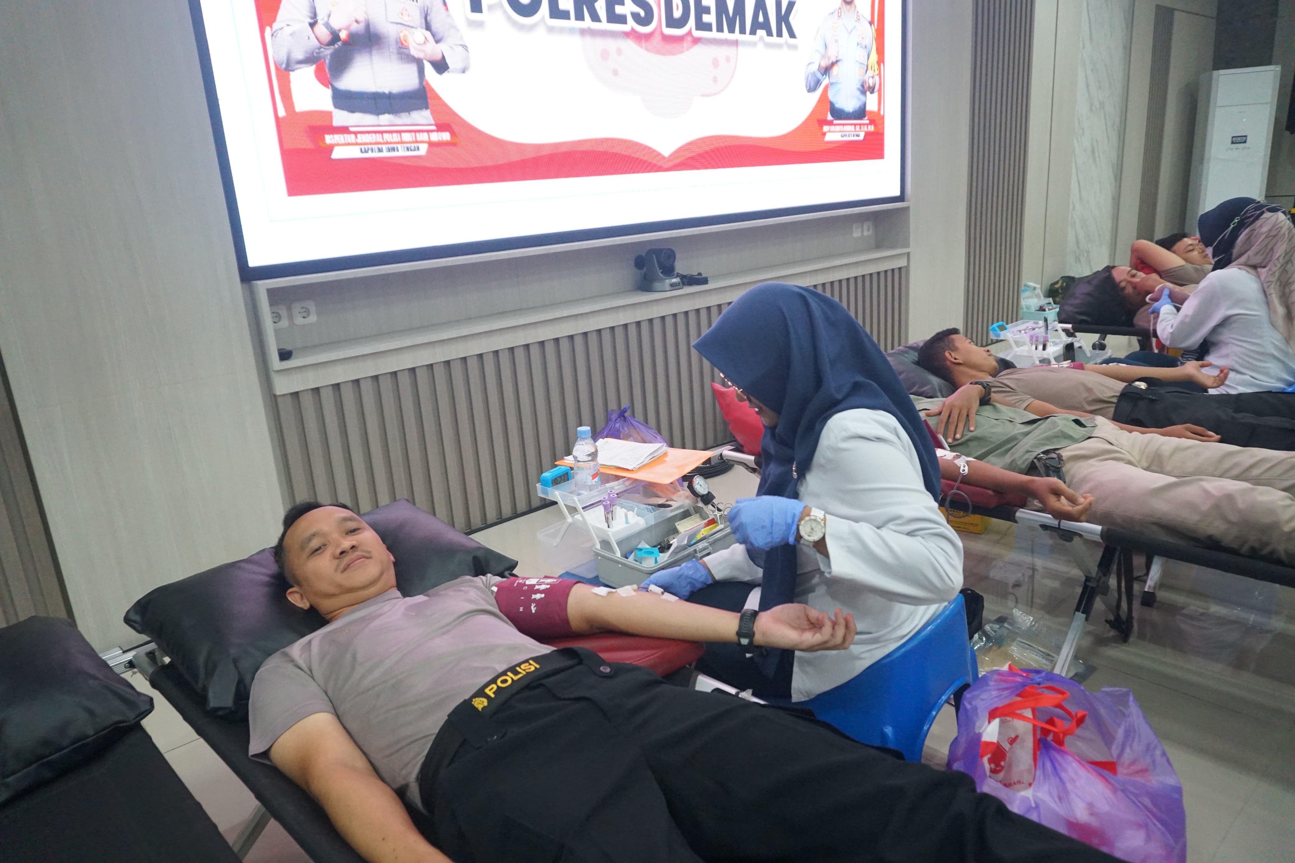 Persiapan Operasi Lilin Candi 2025, Polres Demak Gelar Donor Darah