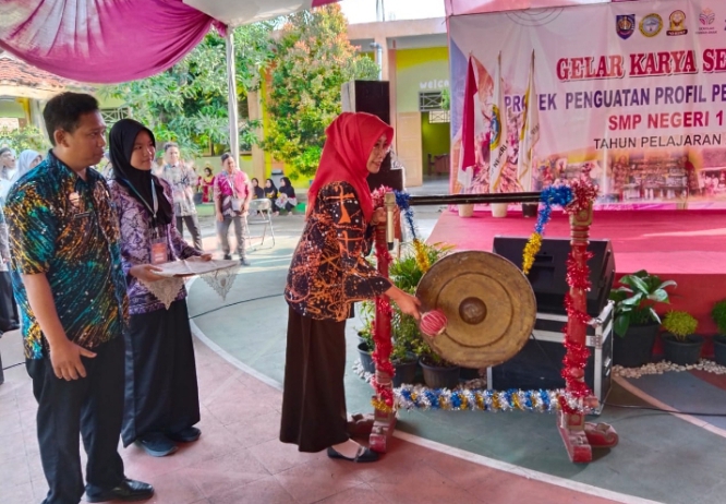 Warga SMP Negeri 1 Slawi Adakan Perayaan Budaya Kreativitas 